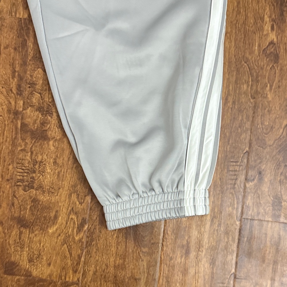 Adidas Light Gray Three-Stripe Joggers with White Logo Size XXL - Picture 8 of 16